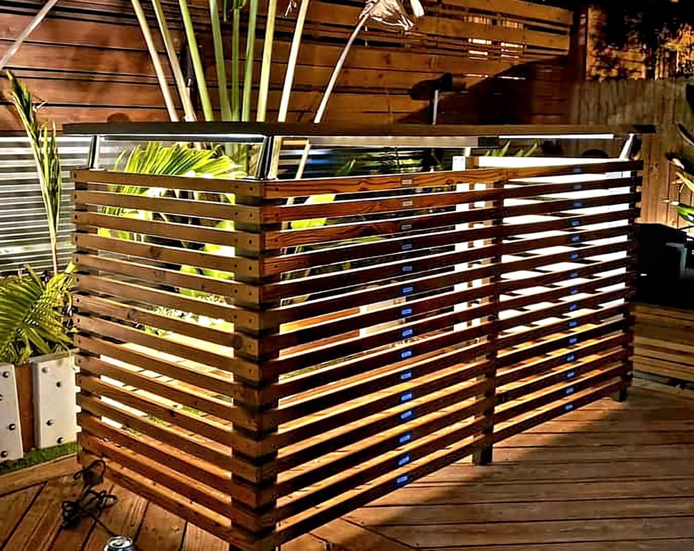 Modern Outdoor Screen